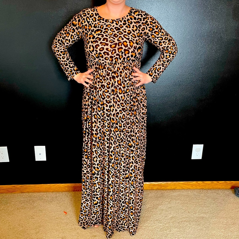 Cheetah/Leopard Print Long Sleeve Maxi Dress